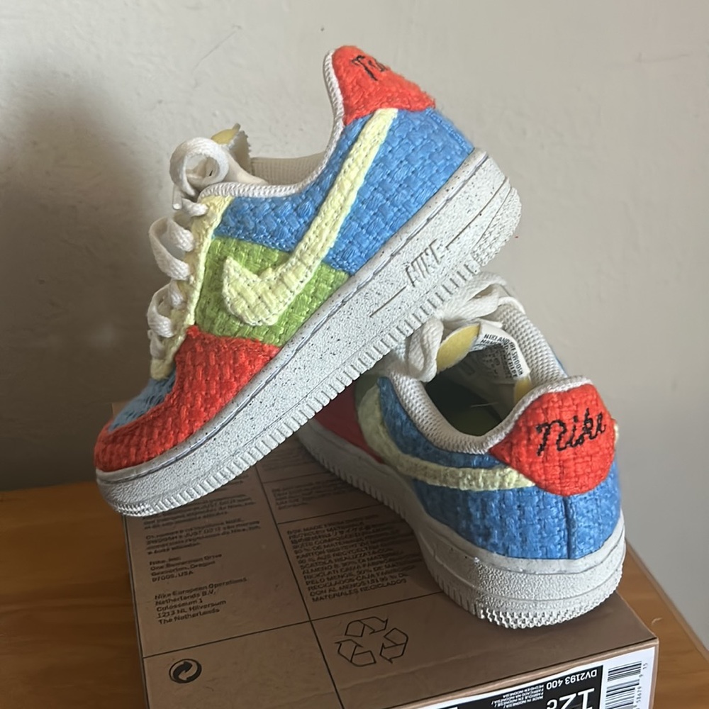 Nike Force 1 LV8 Sneaker